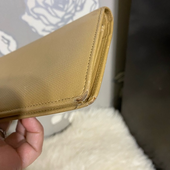 Beige Chanel long wallet with card slots and lots of pockets - Picture 3 of 15